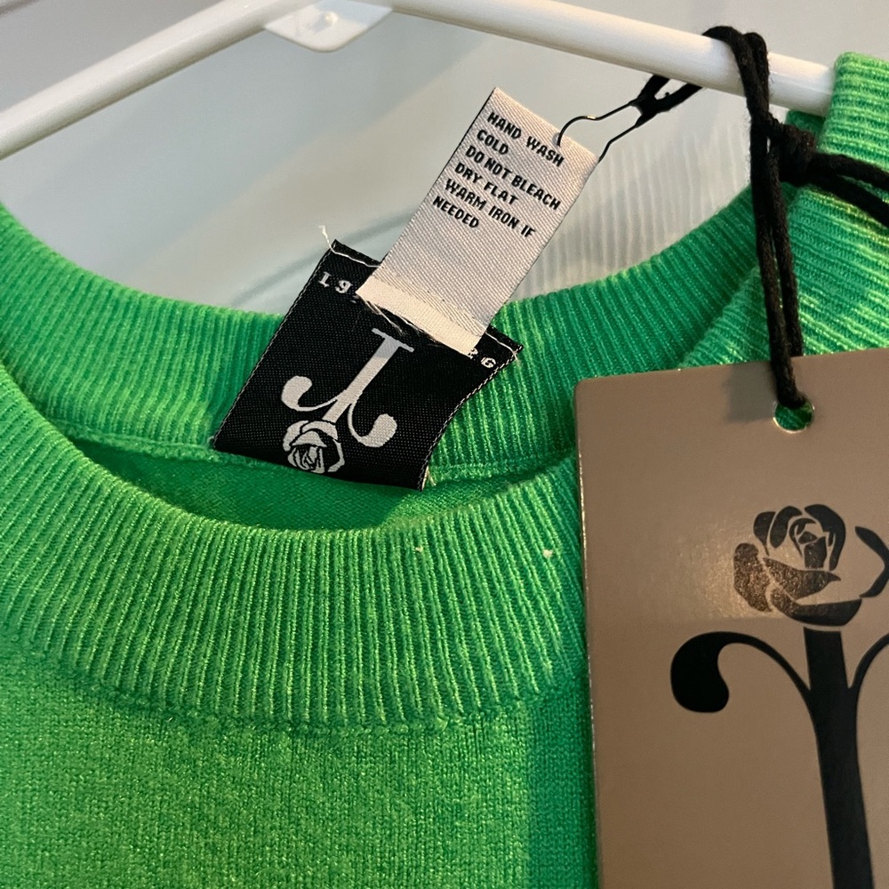 Rain + Rose Green Sleeveless Sweater NEW - Picture 2 of 4
